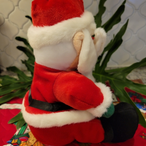 Great American Fun Corp Singing and Dancing Santa 9 in tall - Picture 4 of 8
